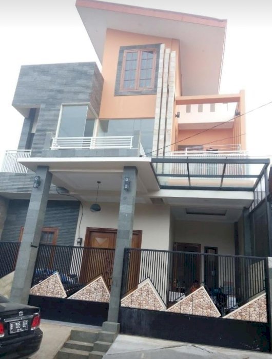 Rumah komplek sawangan permai