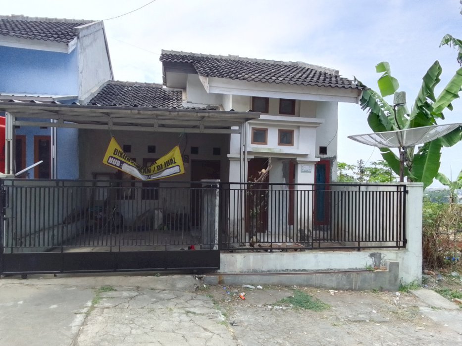 DIJUAL RUMAH CEPAT!! Dekat ke gerbang tol dan Kampus Unpad