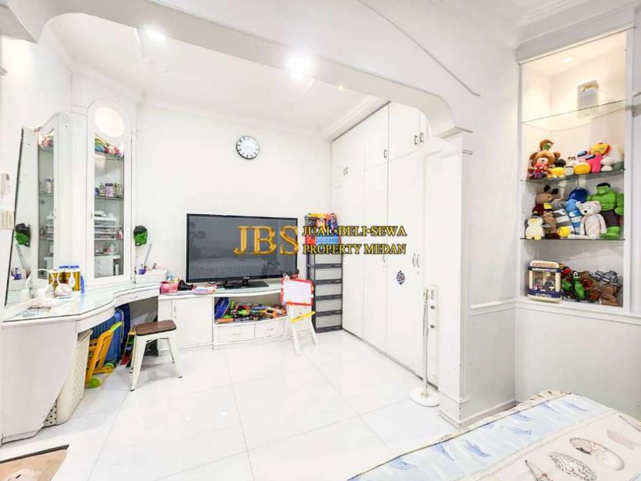 Dijual Villa Siap Huni Baru Renov Komplek Cemara Asri Jalan Pisang