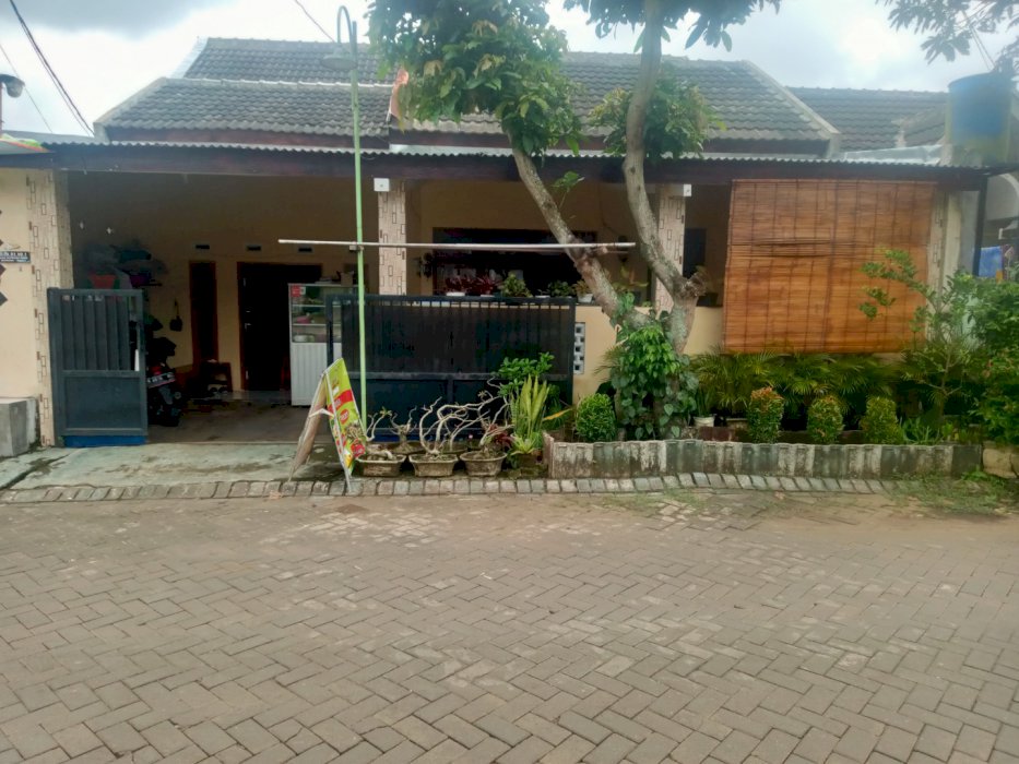 Jual rumah posisi Hook dekat bandara and saleh malang