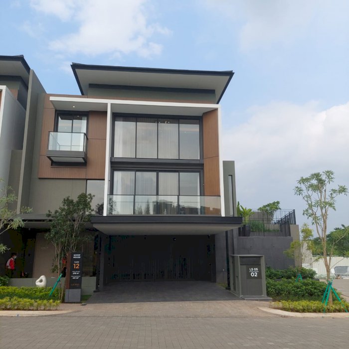 Rumah Mewah Lokasi Premium Strategis, Cluster Laurel BSD City