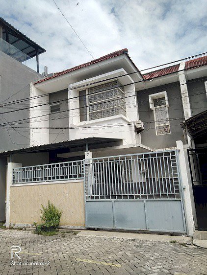 Rumah Komplek lebak Indah Town House No. 37 Surabaya