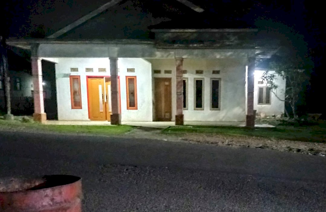 buat usaha atau rumah sangr cocok area pinggir jalan