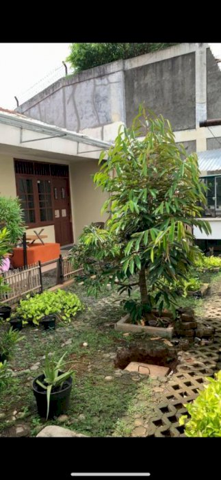 Jual rumah strategis jakbar