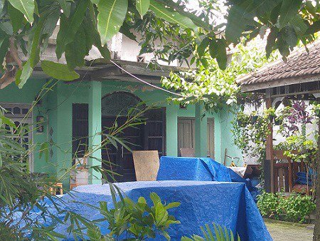 Rumah Jl. Lakarsantri Gg II no 6 rt 04/02 Surabaya Jawa Timur