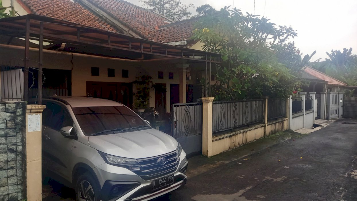 Di jual rumah di perum cipoho indah sukabumi