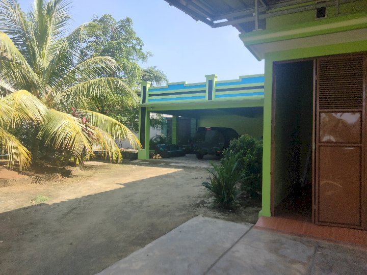 dijual rumah dan pekarangan