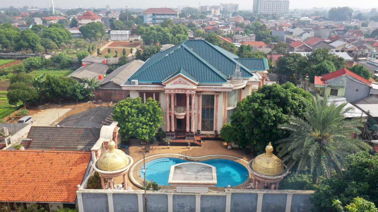 Dijual murah rumah super megah 2 lantai 1500m2 di Jakarta timur