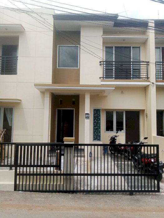 Jual rumah kapling 2 lantai 3 kamar tidur 2 kamar mandi 1 grasi mobil