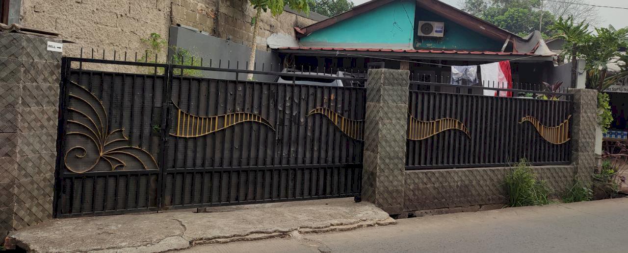 Dijual rumah pinggir jalan raya