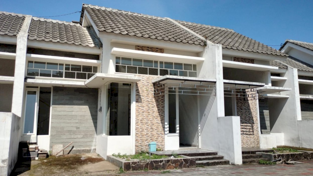 Rumah Siap Huni do Modern Mayjend Sungkono Malang