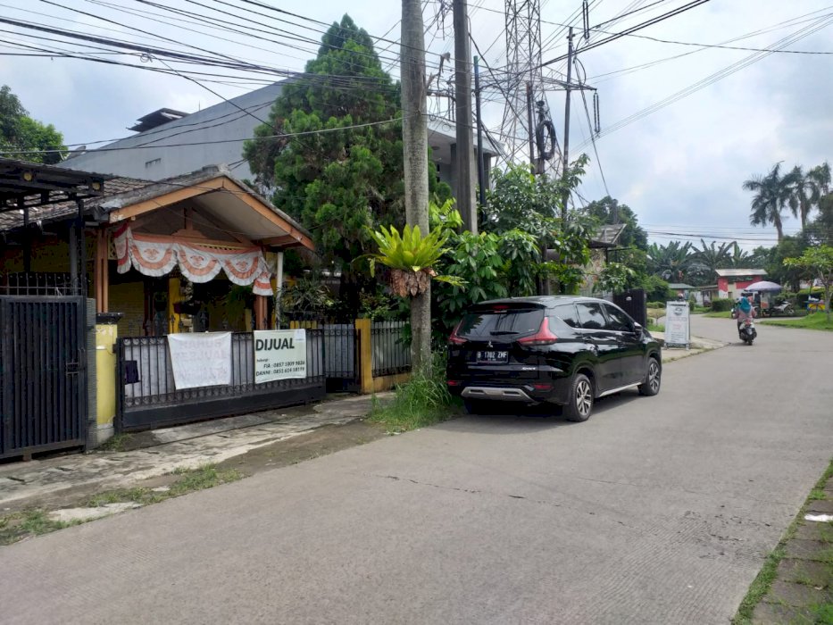 Dijual Rumah Lokasi Strategis Dekat Akses Tol di Jalan Utama
