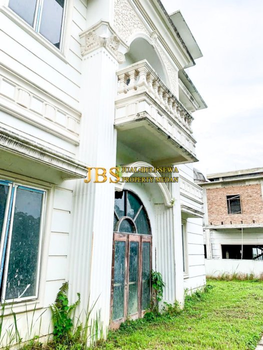Dijual Villa Komplek Royal Sumatera Cluster Royal Golf Mansion IDRumah
