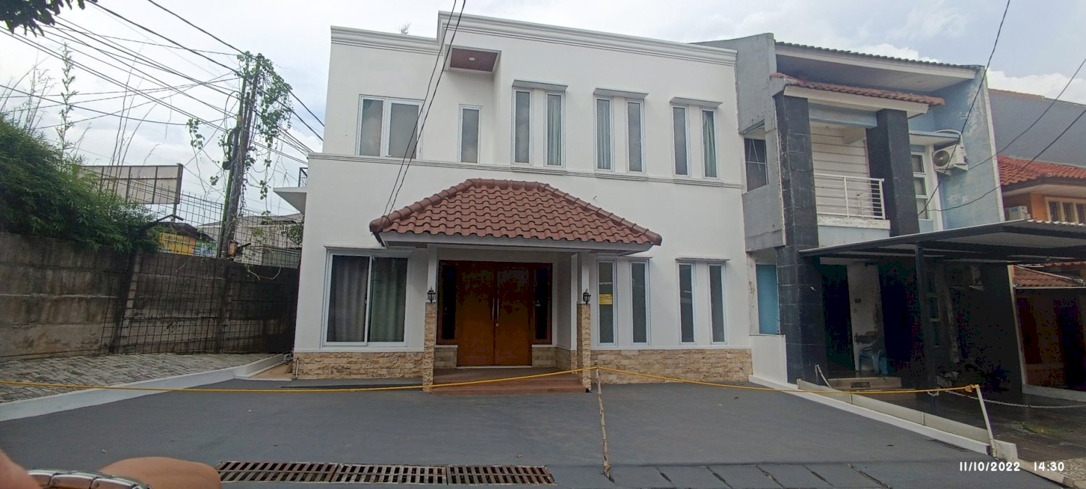 Rumah lippo karawaci 6 kamar tidur