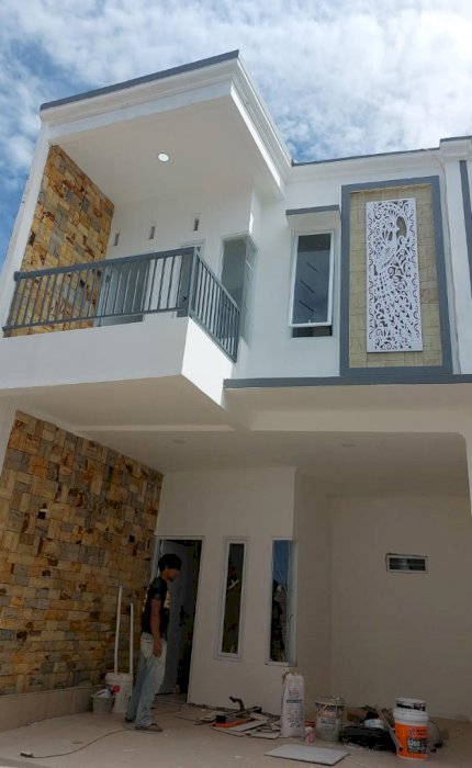 Rumah Baru Strategis Siap Huni