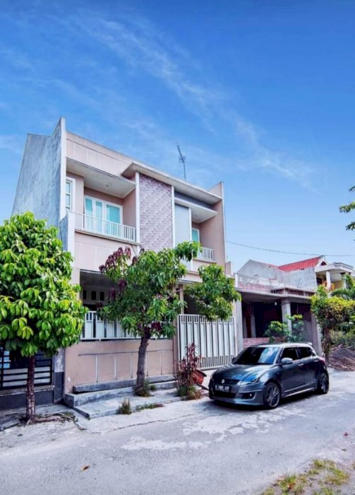 Rumah 2 lantai lokasi strategis padat penduduk di mojokerto kota