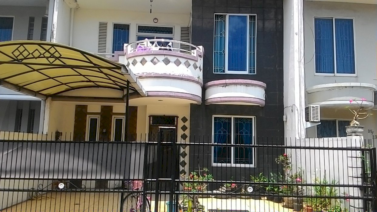 Rumah taman modern 2lt