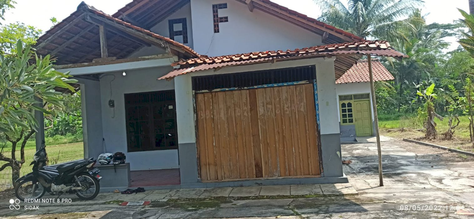 Rumah beserta tanah depan SD Negeri Wonoroto Purworejo
