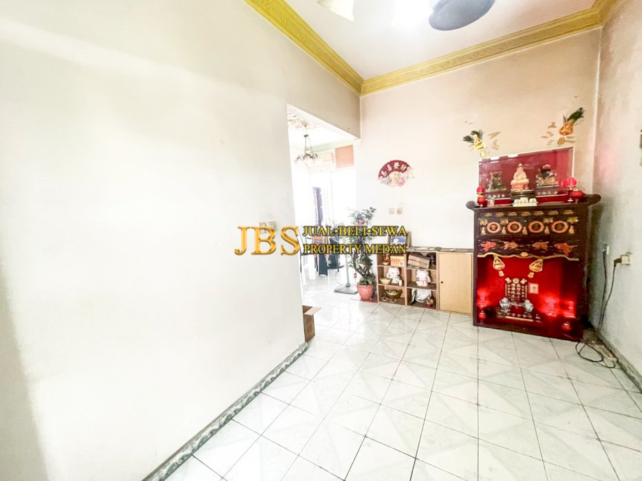 Dijual Villa Kondisi Siap Huni Komplek Cemara Asri Jalan Pisang