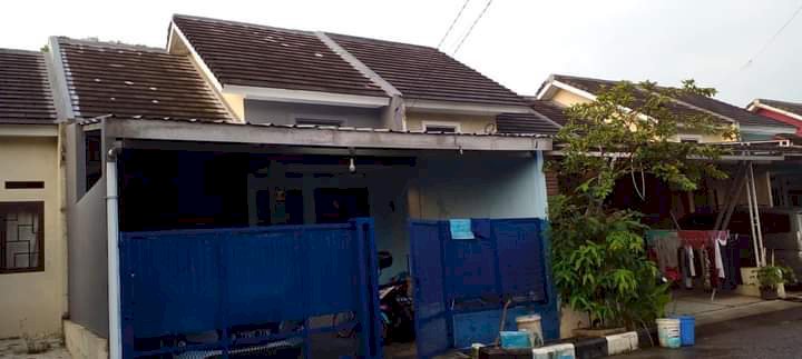 Rumah Biru Cibinong dijual Cepat
