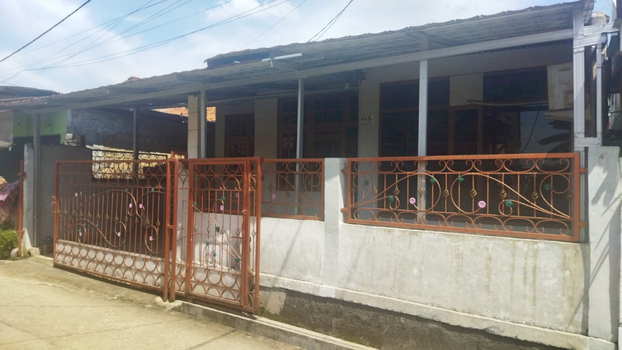 Di jual butuh rumah untuk usaha sudah sertifikat hak milik