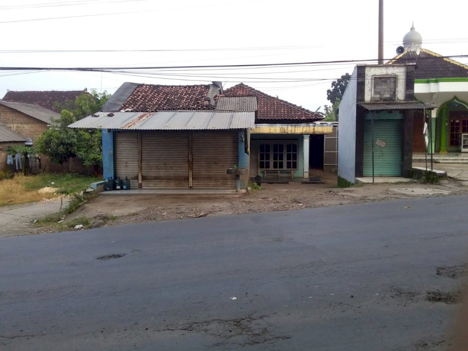Dijual Tanah Sudah ada Rumah dan Ruko di Bagian Depan