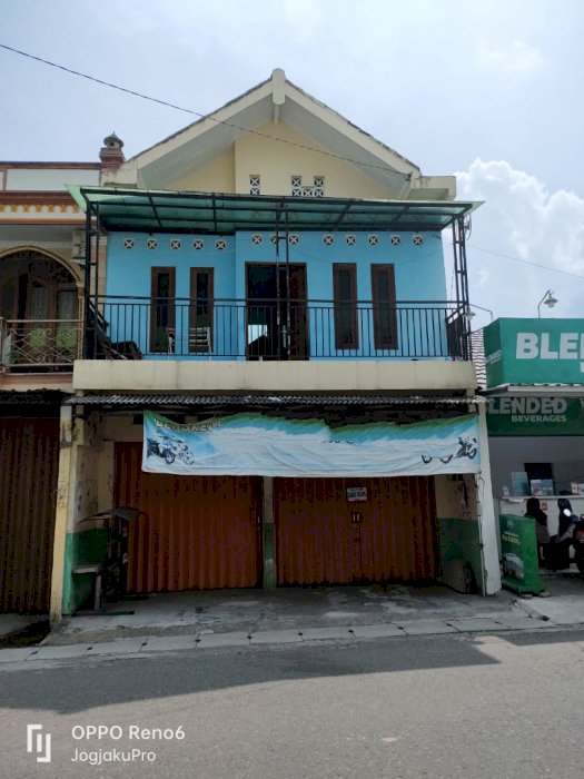 DIJUAL RUMAH KOS PINGGIR JALAN ASPAL DEKAT KAMPUS UMY