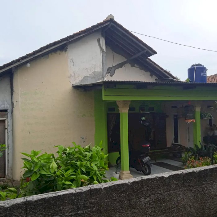 Dijual rumah dengan bangunan lama akses mobil
