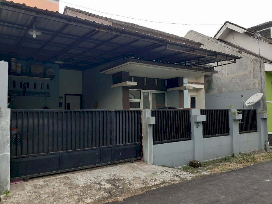 Rumah Nyaman 3 menit ke Pusat Kota