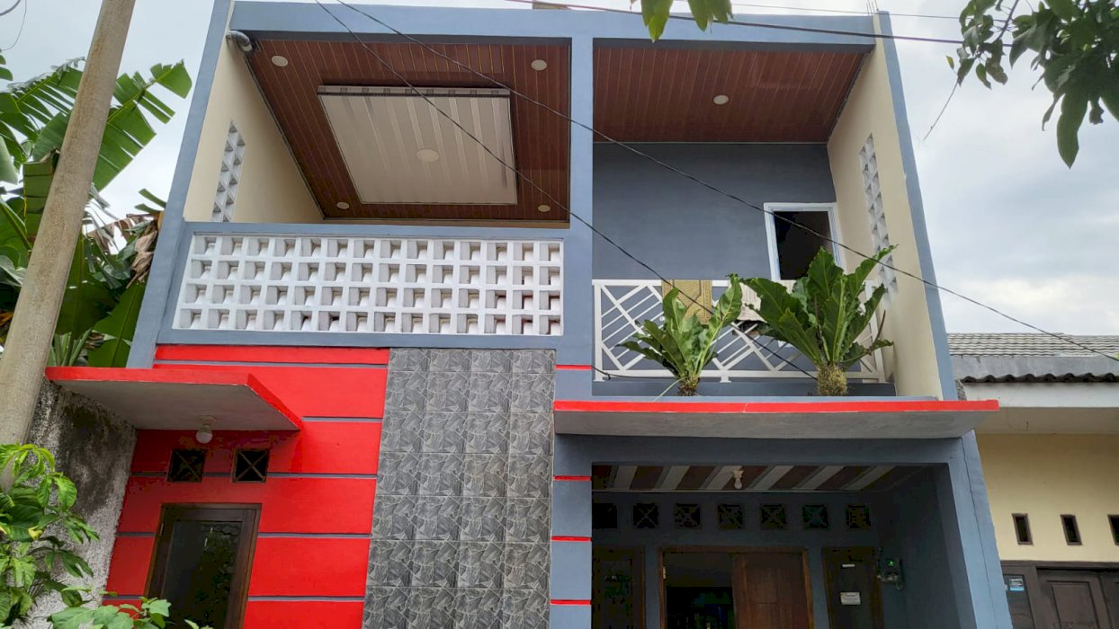 DIJUAL RUMAH TINGKAT TINGGAL MASUK ,CLUSTER