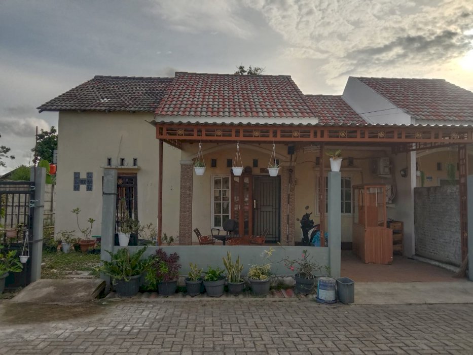 Jual rumah butuh cepat dengan Rumah luas harga puas