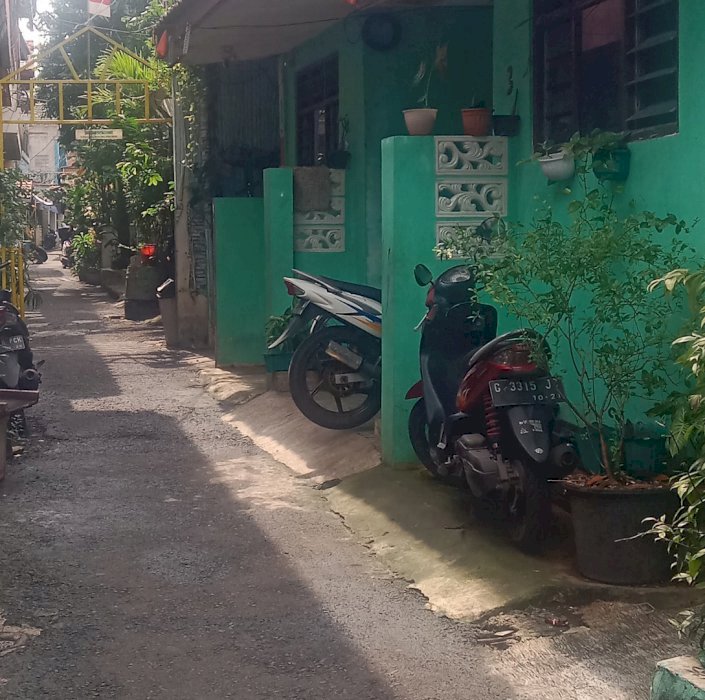 Jualurah bu rumah+kosan gg pos halim