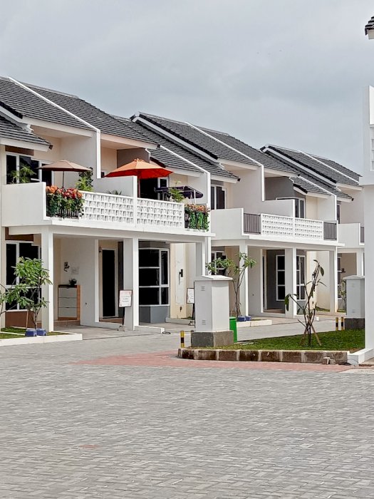 Rumah cantik 2 lantai di Aryana karawaci Tangerang