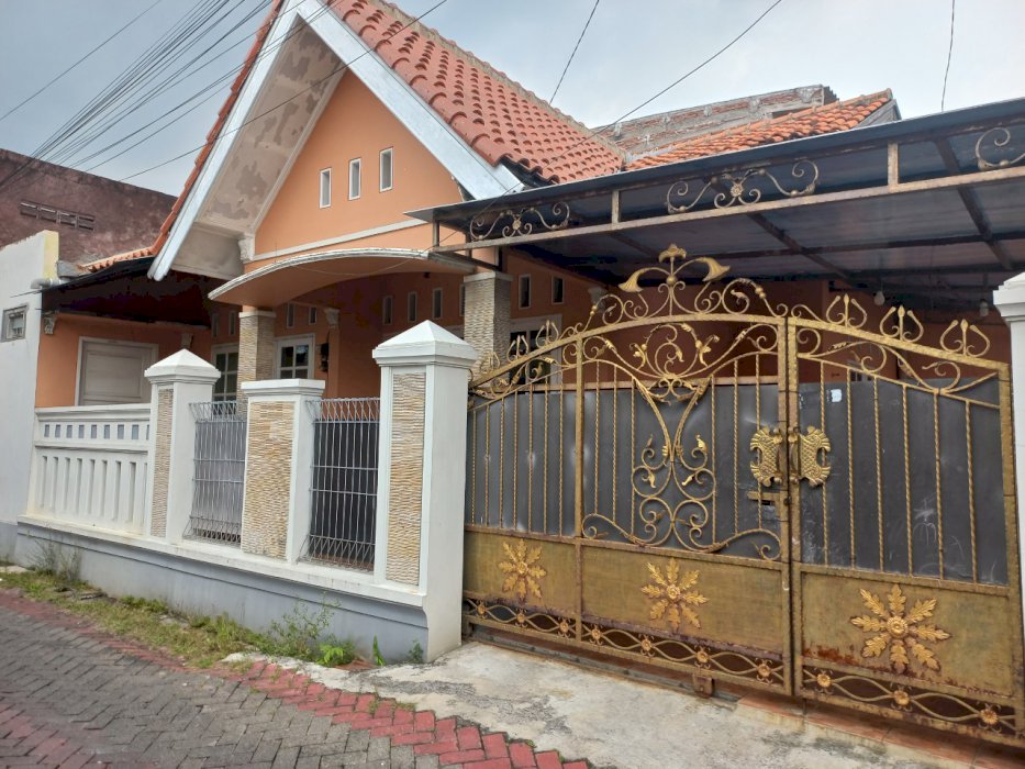 DISEWAKAN RUMAH TANPA PERANTARA LOKASI STRATEGIS DI TLOGOSARI SEMARANG