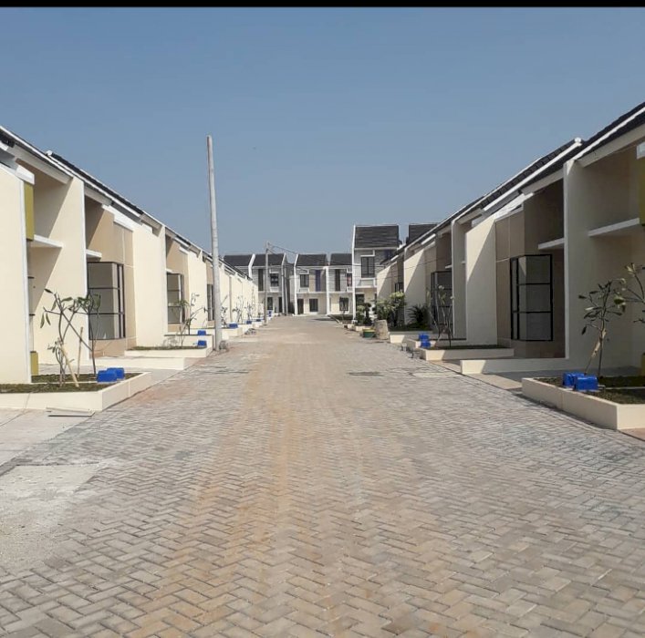 Rumah siap huni dan asri  2 lantai di  Nusa Aryana karawaci Tangerang