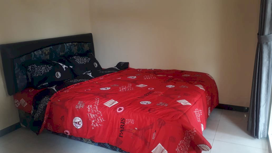 DIJUAL CEPAT VILA DENGAN KOLAM RENANG FULL PERABOT