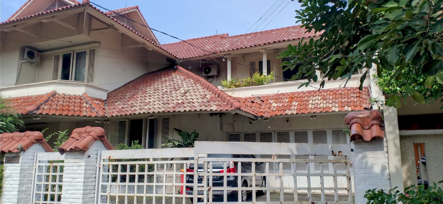 Rumah Hitung Tanah di Jl. Taman Lebak Bulus, Jakarta Selatan