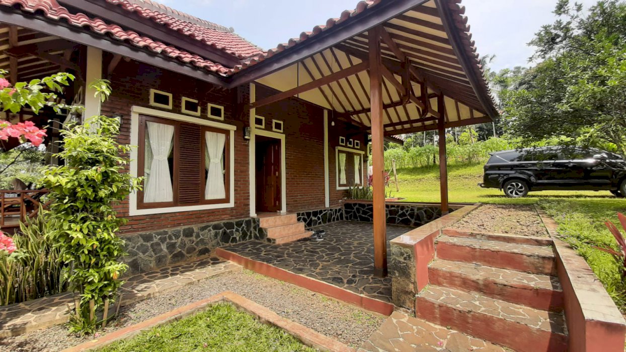 Di Jual Rumah semi villa tempat asri Lokasi Cimanggung Sumedang