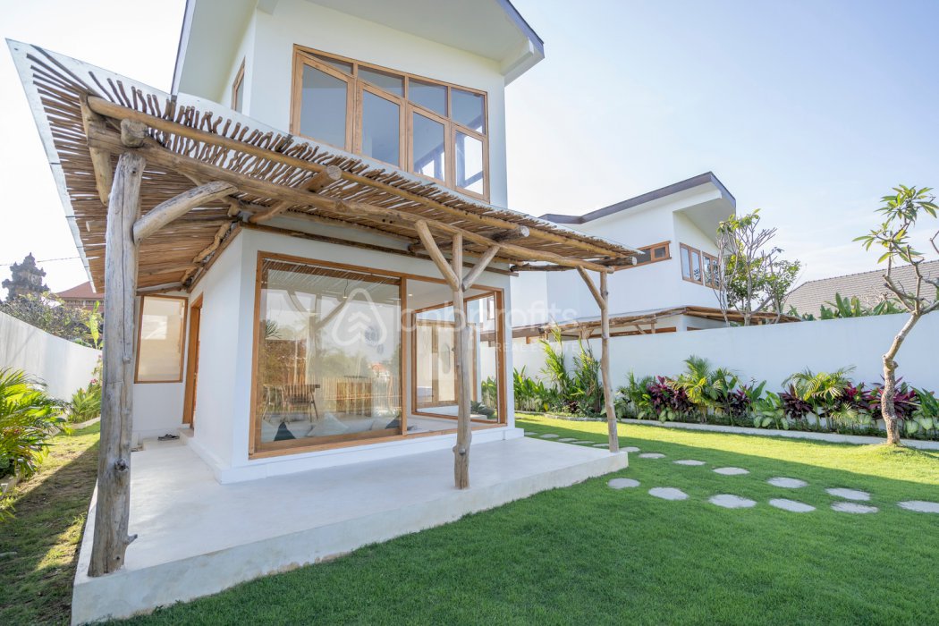 (#BSVL283) Modern Brand New Three Bedroom Villa in Babakan