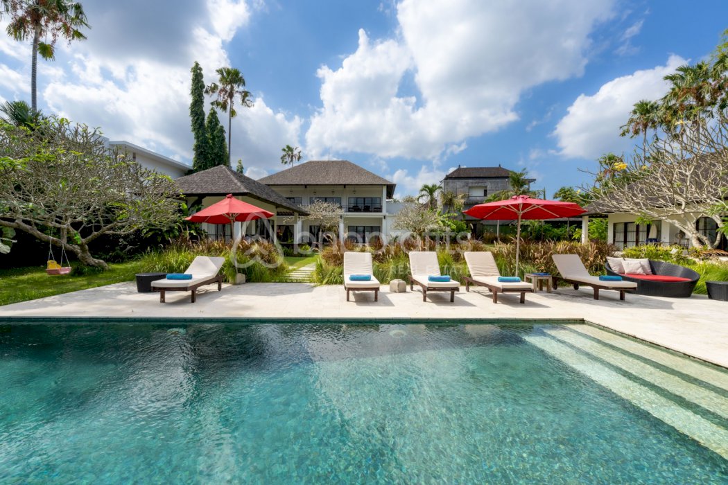 (#BSVF131) Perenenan 5 Bedroom Villa for Sale with an Expansive Garden