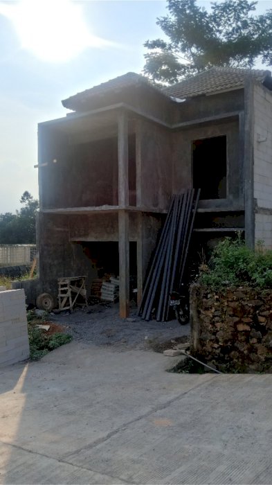 Rumah On progres 2 lantai ,hanya 500 mter dri jln raya utama