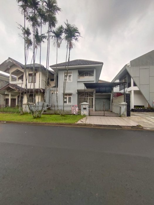 Dijual murah rumah cluster taman himalaya lippo karawaci