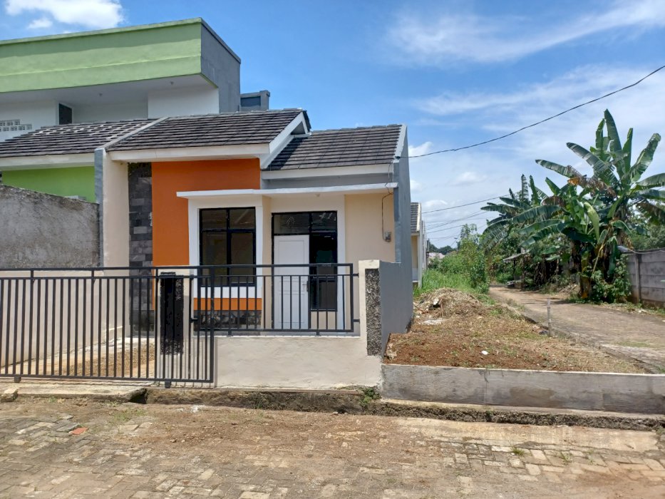 Rumah Hook dekat Stasiun Citayam