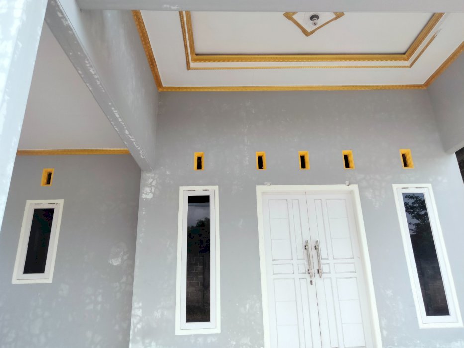 Rumah Baru siap huni padat penduduk