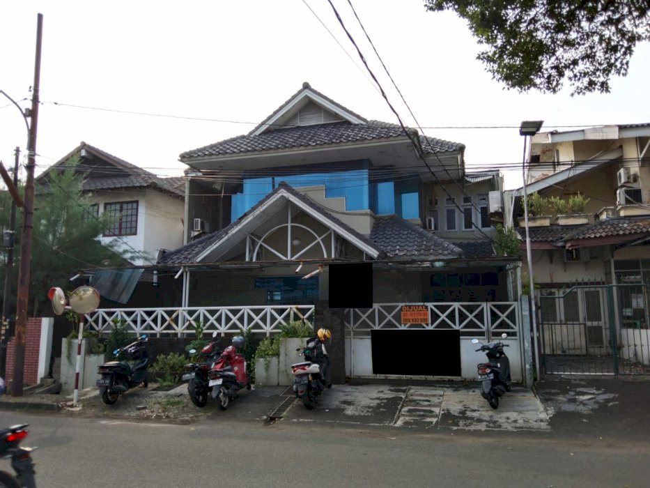 DIJUAL RUMAH DI PURI INDAH LOKASI STRATEGIS