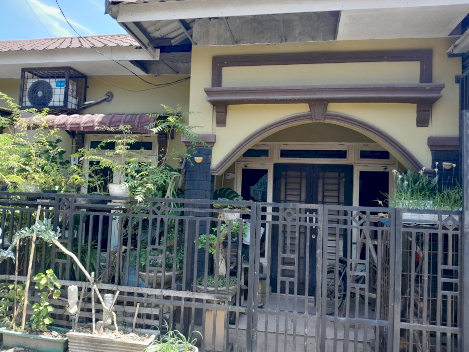 Rumah beserta isinya