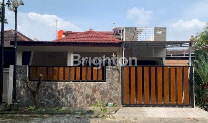 RUMAH 2 LANTAI MINIMALIS DI PURI ANJASMORO