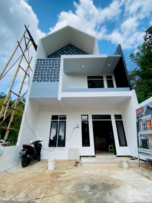 Hanya 200 meter Dari Poros Jalan Raya Surabaya Batu