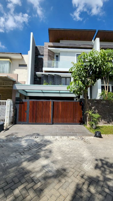 Rumah ekslusif premium citraland surabaya