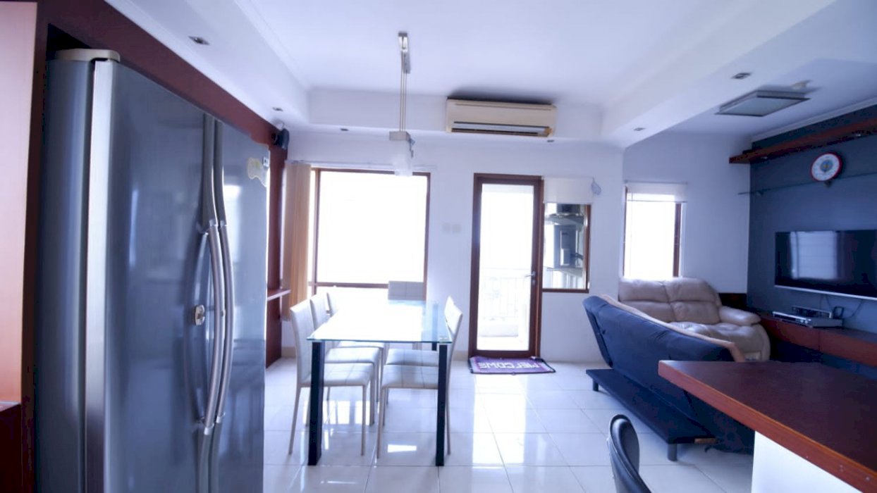sewa apartemen 2 + 1 BR sudirman park fully furnised